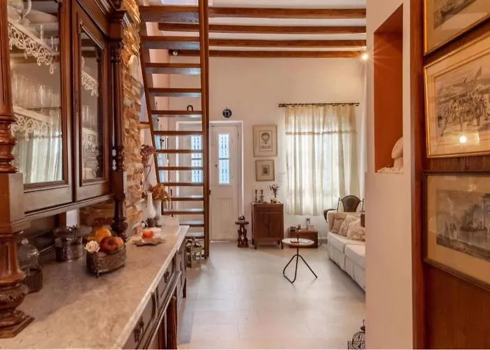 Traditional Two Floor House 75m2 アパート Ándros