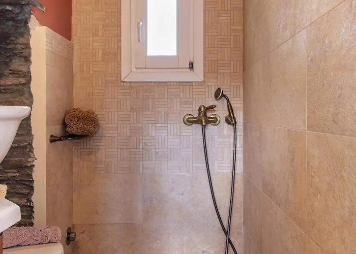 Traditional Two Floor House 75m2 Ándros