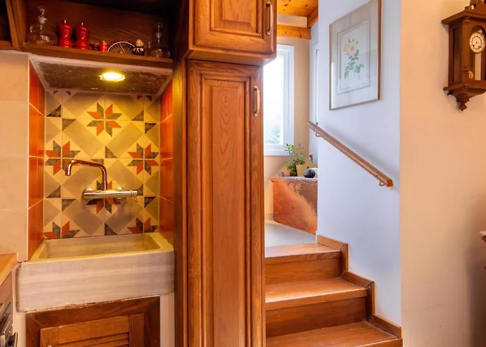 アパート Traditional Two Floor House 75m2 *