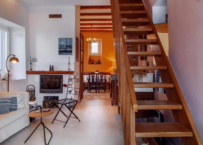 Traditional Two Floor House 75m2 * Ándros
