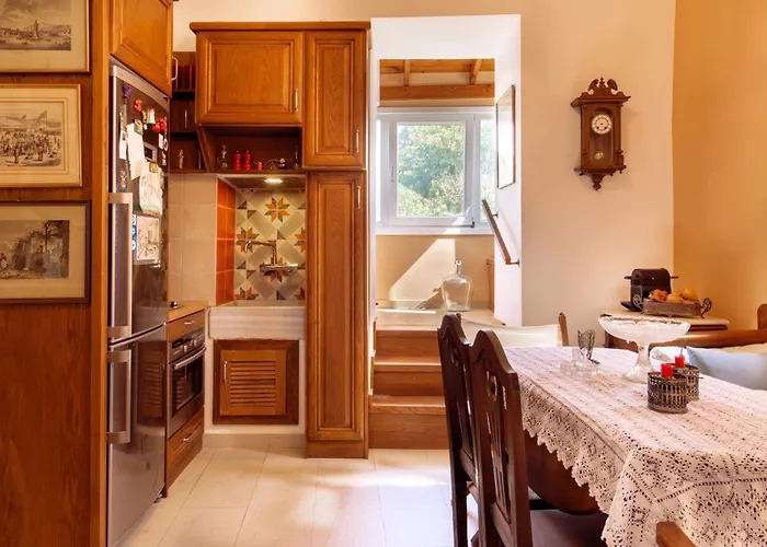 Traditional Two Floor House 75m2 Ándros