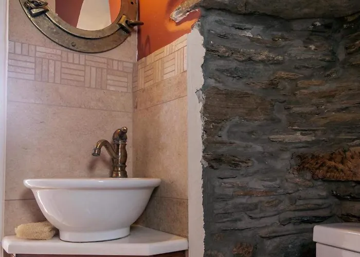 Traditional Two Floor House 75m2 アパート