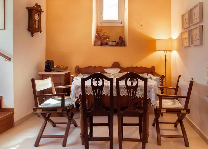 Traditional Two Floor House 75m2 アパート *