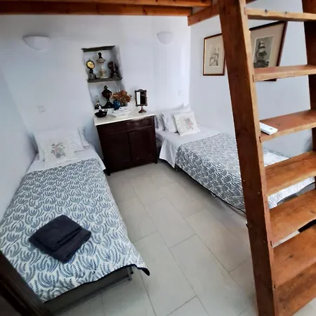 Lägenhet Traditional Two Floor House 75m2 Ándros